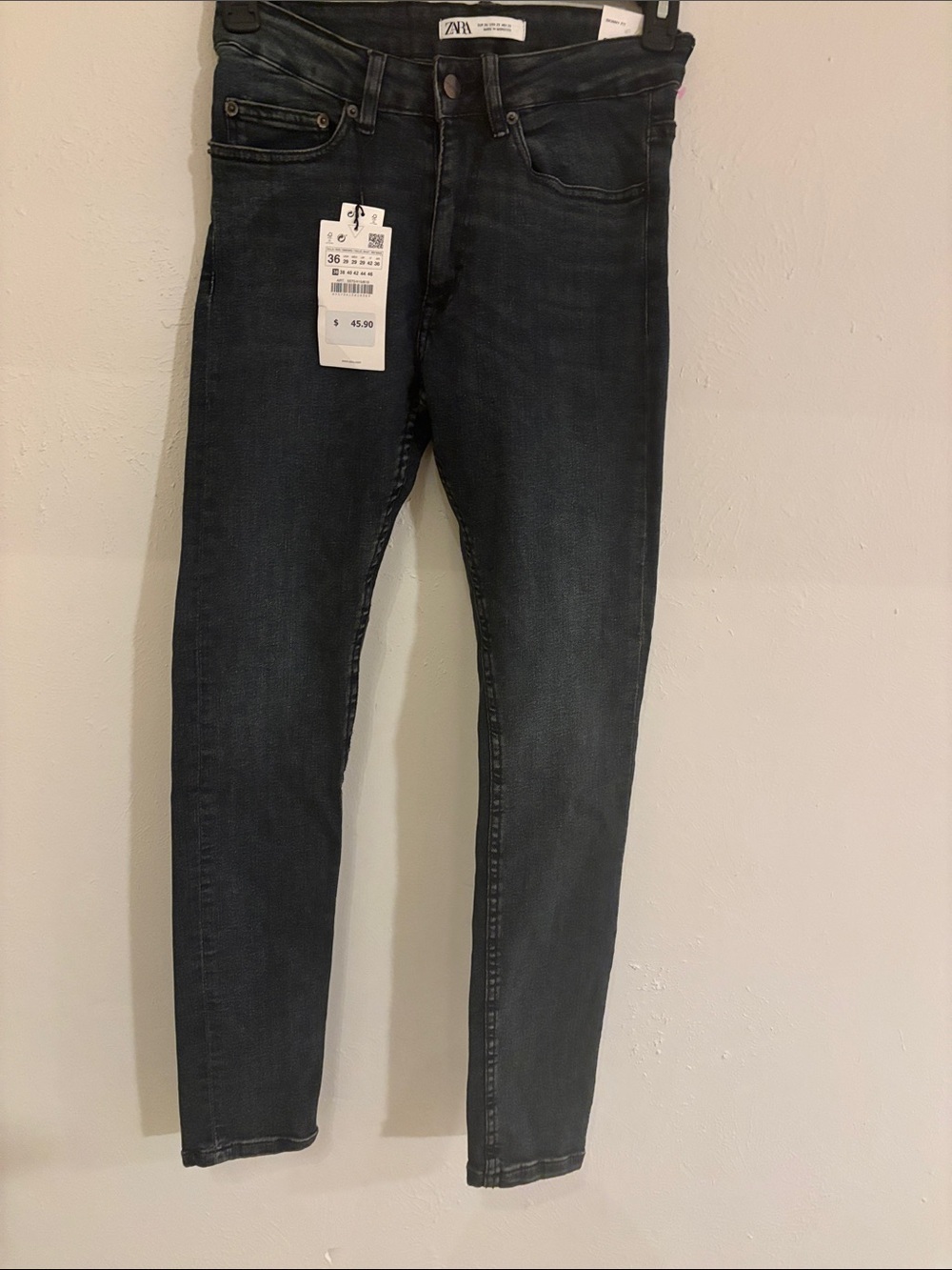 Zara women’s Dark Gray Skinny Jeans